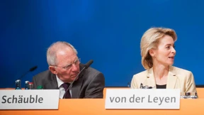 Schäuble und Leyen nennen Röttgen-Entlassung verständlich