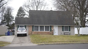 Mann zeigt abgetrennten Kopf in Youtube-Video