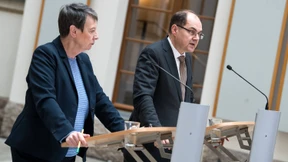 Wie reagiert die Politik?