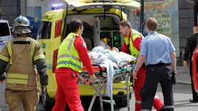 Mann zündet sich vor Gerichtsgebäude an