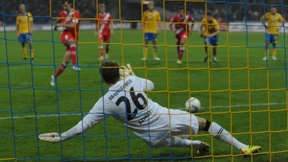 Düsseldorf bleibt Dritter