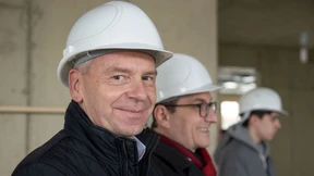 Bürgermeister und Besenstiele