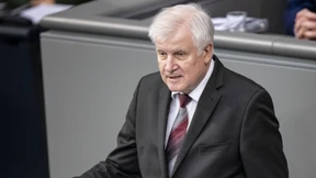 Seehofer nimmt Polizei in Schutz
