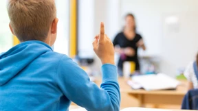 Karliczek: Arbeit darf für Lehrer nicht zum Risiko werden