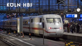 Mann am Kölner Hauptbahnhof von Zug überrollt und getötet