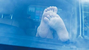 Schläfchen im Mietwagen