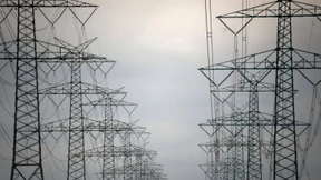 Seehofer stellt sich gegen neue Stromtrassen