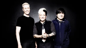 Jetzt mit erhobenem Zeigefinger