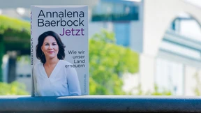 Baerbock-Buch wird mit Quellenangaben versehen