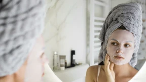 Wie Social Media und Skinfluencer die Hautpflege beeinflussen