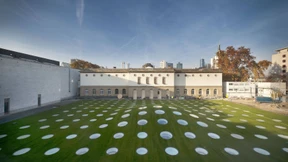 Grenzenlose Kunst im Gartenflügel