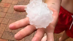 Tennisballgroße Hagelkörner richten schwere Schäden an