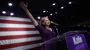 Bunt, weiblich, jung