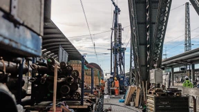 Geheimnisvolle Welt 100 Meter unter dem Gleis