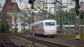 150 Passagiere müssen in ICE ausharren