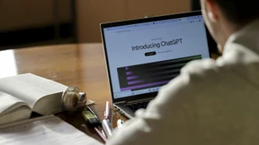 KI richtig ansprechen: Mach sie zum Assistenten!