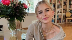 Influencerinnen allein daheim