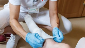 In der Pflege könnten bis zu 690.000 Fachkräfte fehlen