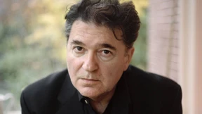 Dieser Mann lässt es krachen