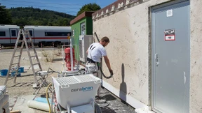 Wie die Bahn ihr Schienennetz vor der Hitze schützt