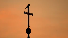 Warum ein Kirchenaustritt allein kein Kündigungsgrund ist