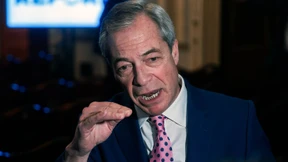 Wie GB News in Großbritannien knallhart Politik macht