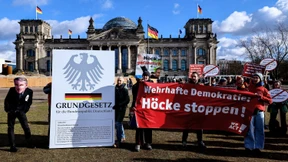 Mehr als 1,6 Millionen Menschen wollen Björn Höcke die Grundrechte entziehen