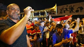 Jubelfeiern inmitten von Gefechtslärm