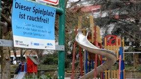 Auf den Spielplatz - ohne Kippe