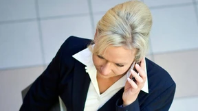 Was Frauen im Beruf ausbremst