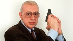 Derricks dunkle Vergangenheit