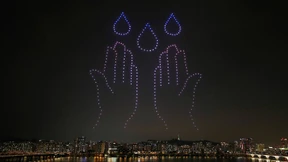 Corona-Botschaften am Himmel über Seoul