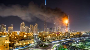 Dubai feiert trotz brennenden Wolkenkratzers