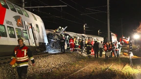 Drei Schwerverletzte bei Zusammenstoß zweier Züge