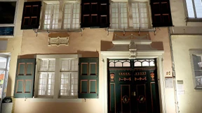 Nervenzentrum einer Welt-Familie