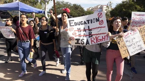 Wie Studienkredite Amerikas Wirtschaft bedrohen