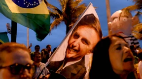 Rechter Kandidat gewinnt erste Runde