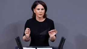 Baerbock droht mit Sanktionen gegen Nord Stream 2