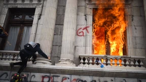 Demonstranten zünden Guatemalas Parlament an