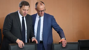 Die Bundesregierung wird von zwei Zauderern geführt