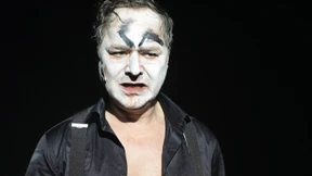 Mit Hakenkreuz auf der Stirn