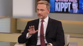 Niemand soll mehr als der Kanzler verdienen