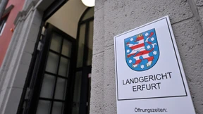 Mann amputierte Hoden – mehrjährige Haftstrafe