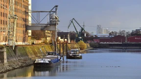 Dürre legt Häfen lahm