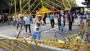 Demonstranten blockieren Parlament in Bangkok