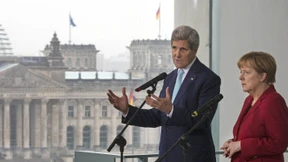 Kerry dankt Merkel für „außerordentliche Rolle“ in der Ukraine-Krise