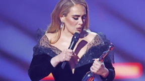 Sie liebt es, eine Frau und eine Künstlerin zu sein