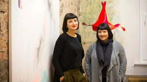 Möbel, Kunst, ein Fuß in Zement