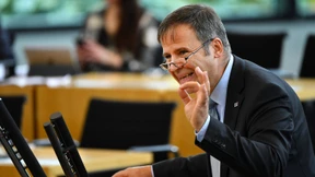 Wie steht die AfD zu einem chinesischen Arbeitgeber?