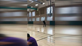 Cooler Rückwärtstreffer beim Basketball